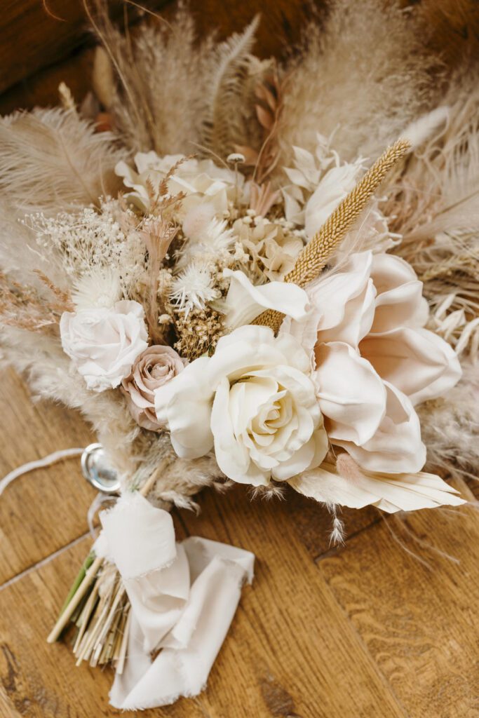 gorgeous-boho-wedding-florals