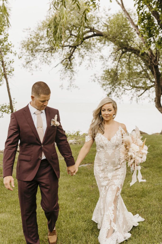 candid-portraits-for-bride-and-groom