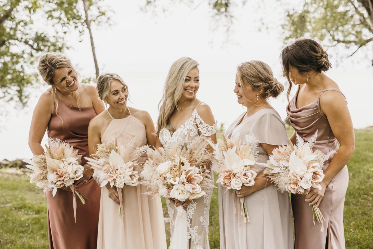 bridesmaids-photos