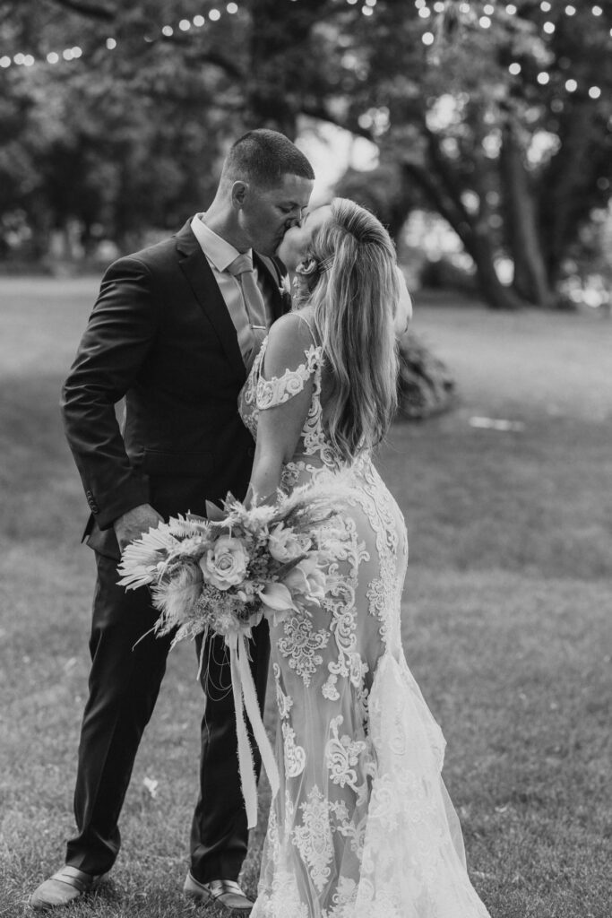 black-and-white-couples-portraits